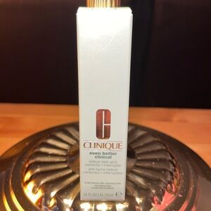 Even Better Clinical Radical Dark Spot Corrector + Interrupter Clinque